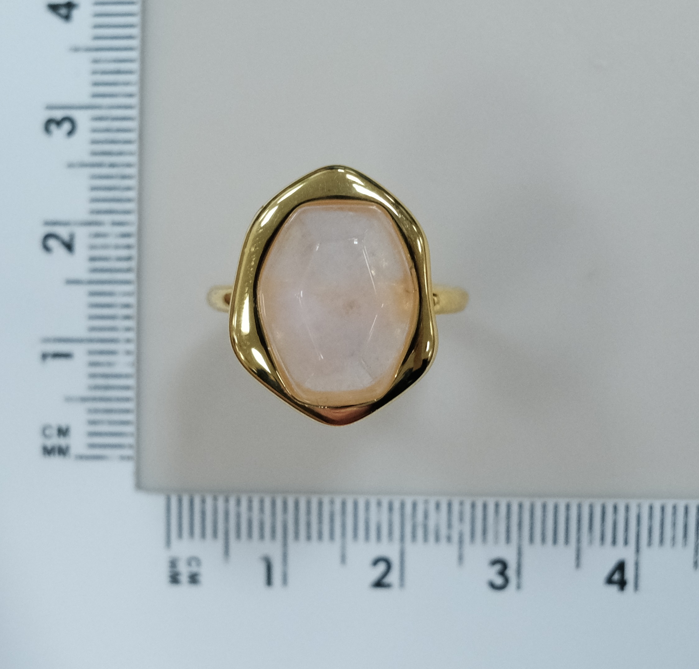 Серебряное кольцо с морганитом